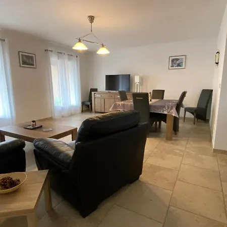 Triskyl Villa *